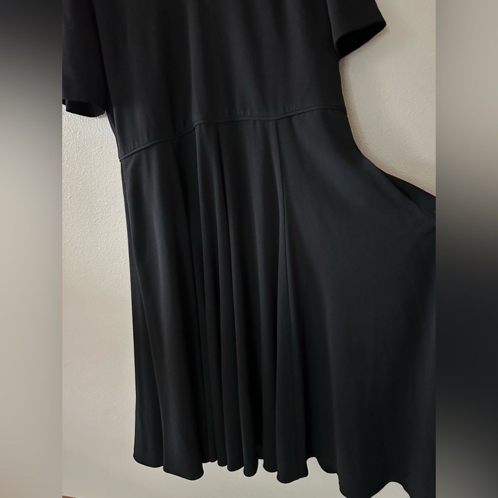 Gal Meets Glam Edith City Crepe Dress Black V Neck Knee Length Size 18 - Picture 7 of 10